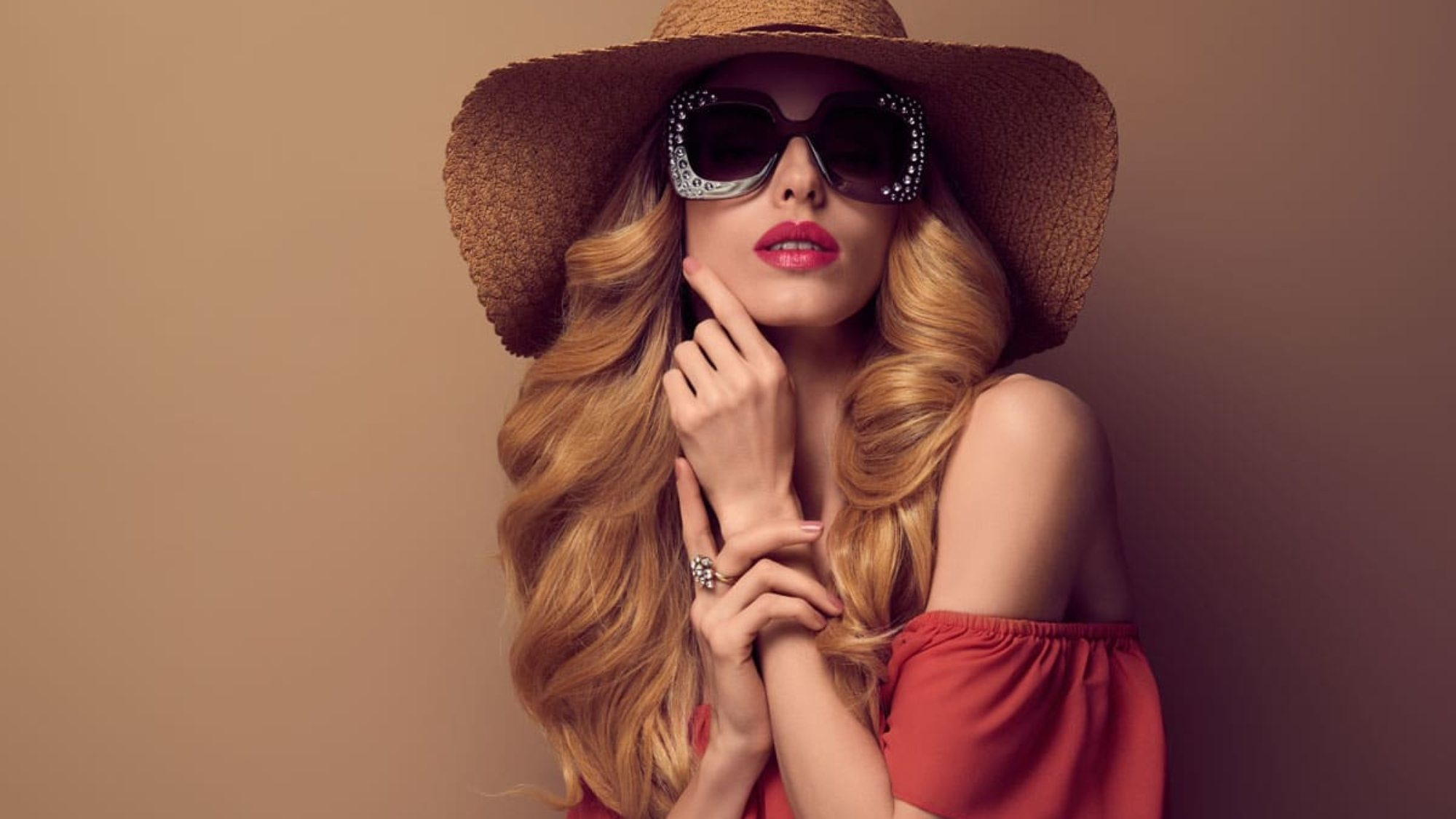 fashion-P54RY37-1-2000x1125